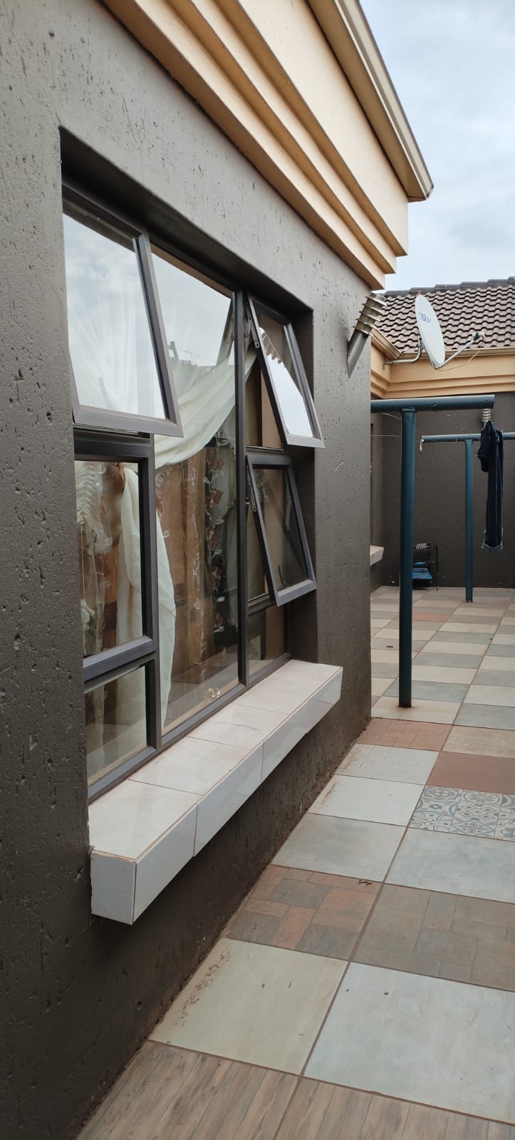 3 Bedroom Property for Sale in Roodekop Gauteng