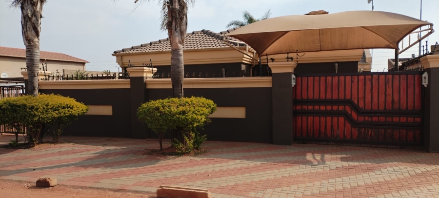 3 Bedroom Property for Sale in Roodekop Gauteng