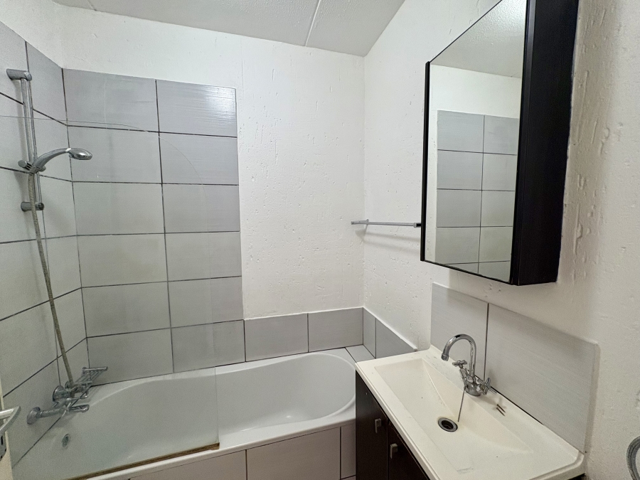 2 Bedroom Property for Sale in Paulshof Gauteng