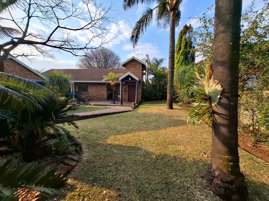 To Let 3 Bedroom Property for Rent in Garsfontein Gauteng
