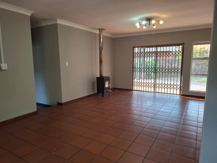 To Let 3 Bedroom Property for Rent in Garsfontein Gauteng