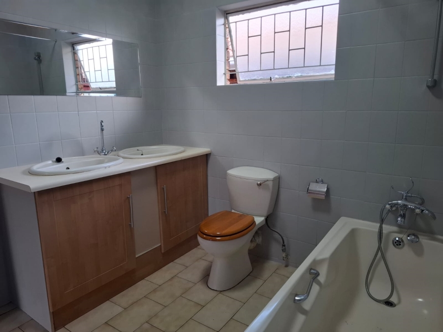 To Let 3 Bedroom Property for Rent in Garsfontein Gauteng