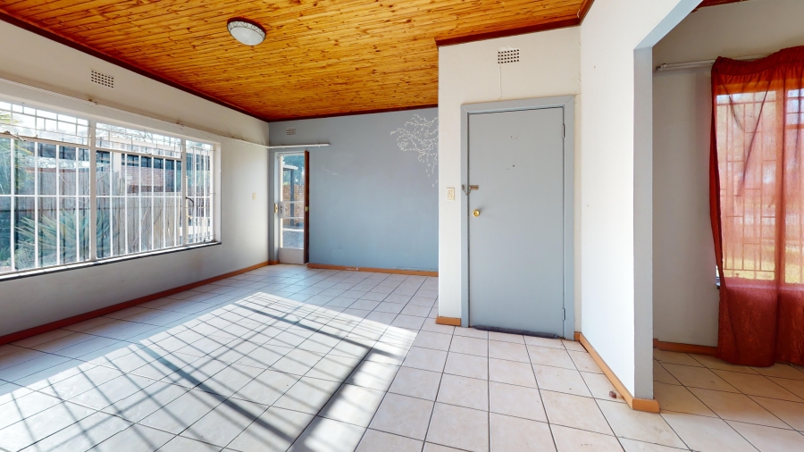 6 Bedroom Property for Sale in Freeway Park Gauteng