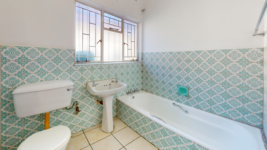 6 Bedroom Property for Sale in Freeway Park Gauteng