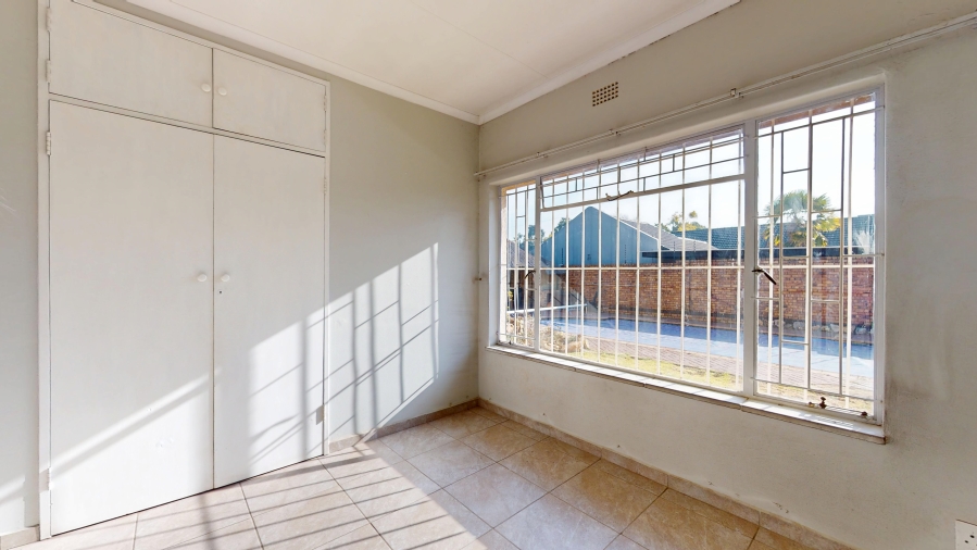 6 Bedroom Property for Sale in Freeway Park Gauteng