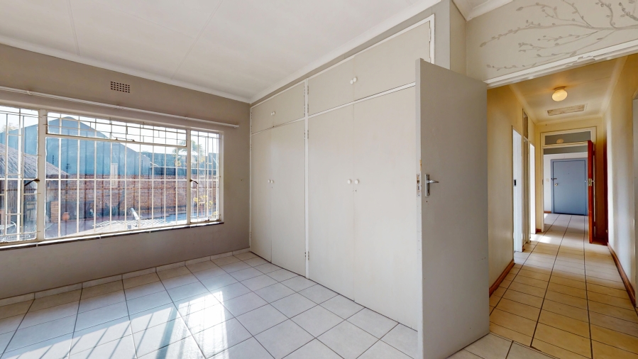 6 Bedroom Property for Sale in Freeway Park Gauteng