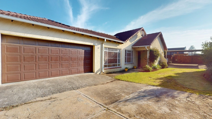 6 Bedroom Property for Sale in Freeway Park Gauteng