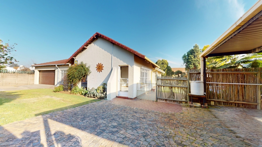 6 Bedroom Property for Sale in Freeway Park Gauteng