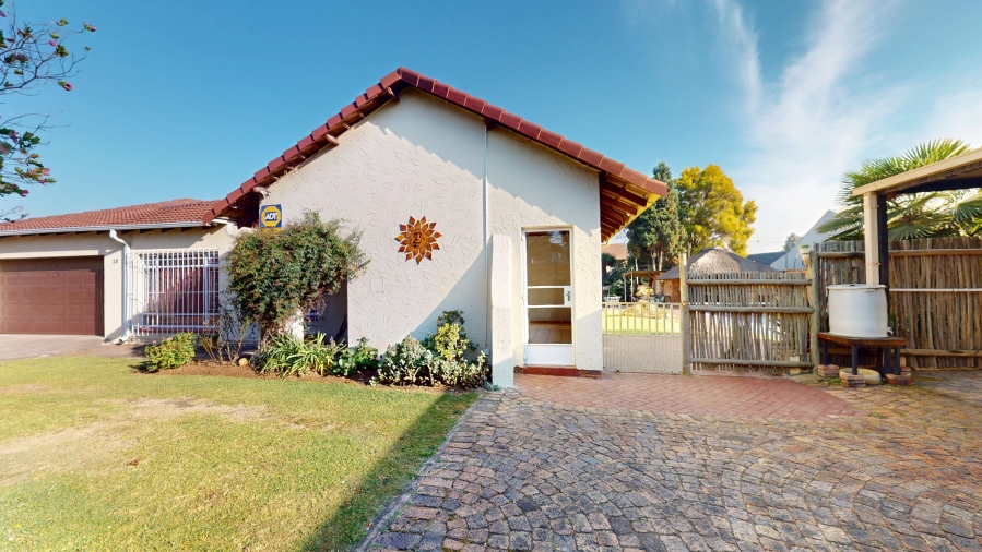 6 Bedroom Property for Sale in Freeway Park Gauteng