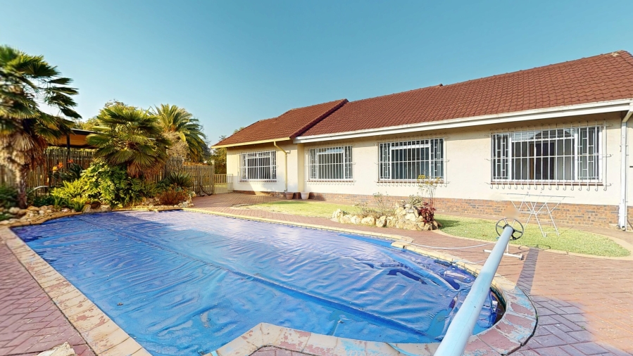 6 Bedroom Property for Sale in Freeway Park Gauteng