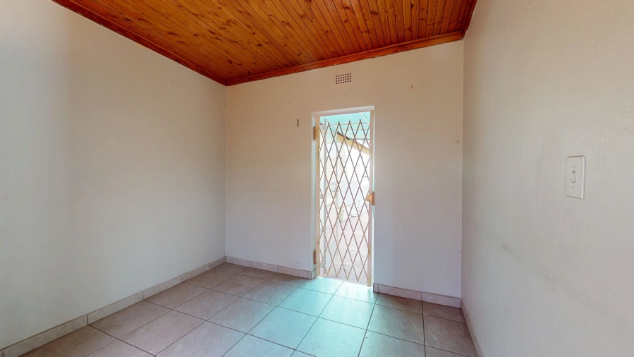 6 Bedroom Property for Sale in Freeway Park Gauteng