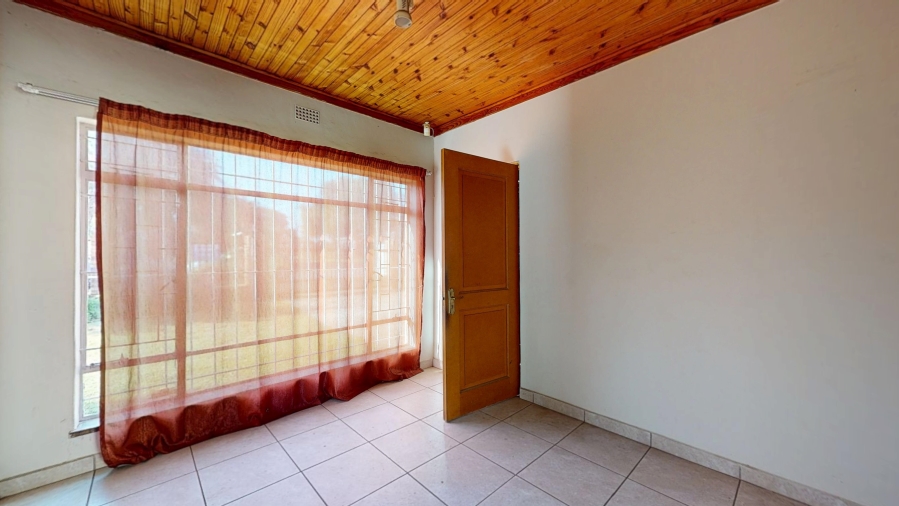 6 Bedroom Property for Sale in Freeway Park Gauteng