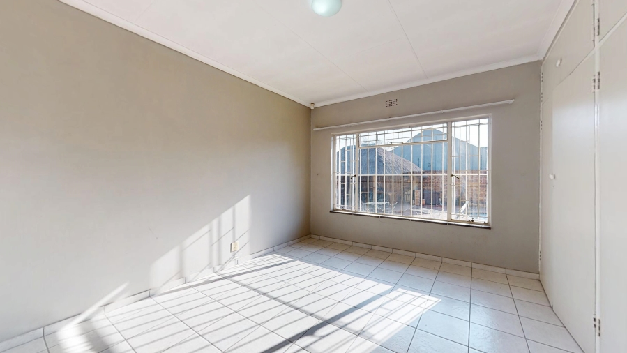 6 Bedroom Property for Sale in Freeway Park Gauteng
