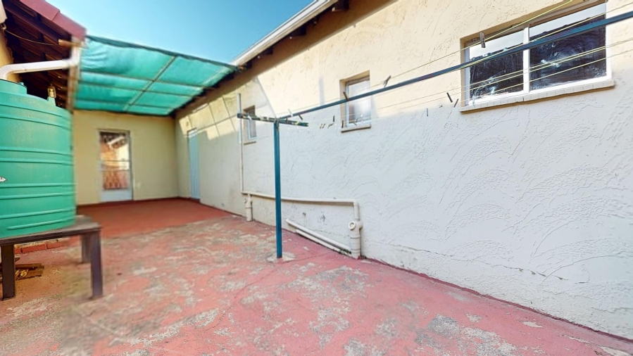 6 Bedroom Property for Sale in Freeway Park Gauteng