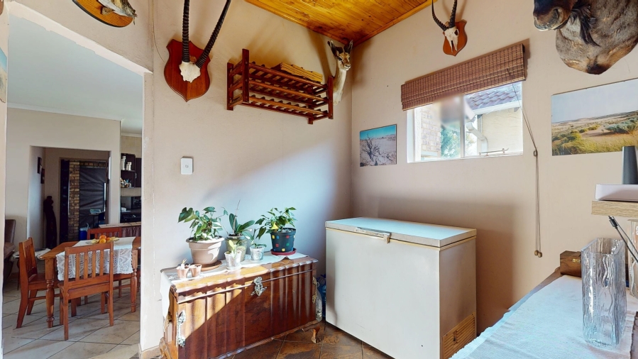 6 Bedroom Property for Sale in Freeway Park Gauteng