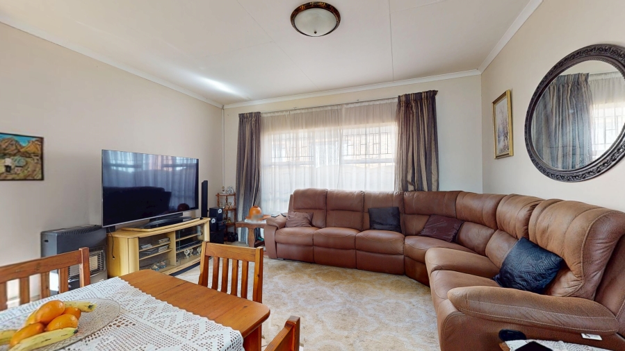 6 Bedroom Property for Sale in Freeway Park Gauteng