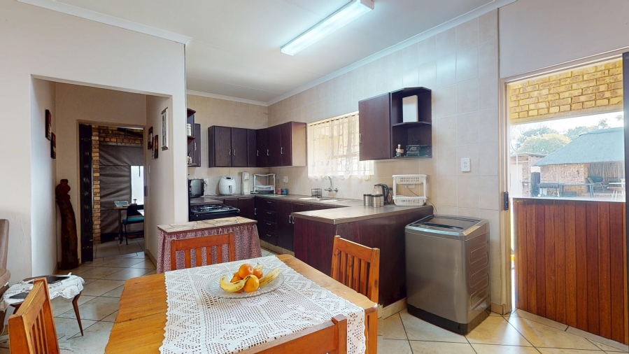 6 Bedroom Property for Sale in Freeway Park Gauteng