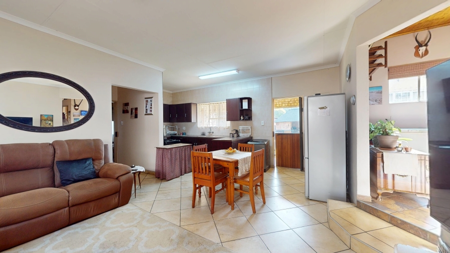 6 Bedroom Property for Sale in Freeway Park Gauteng