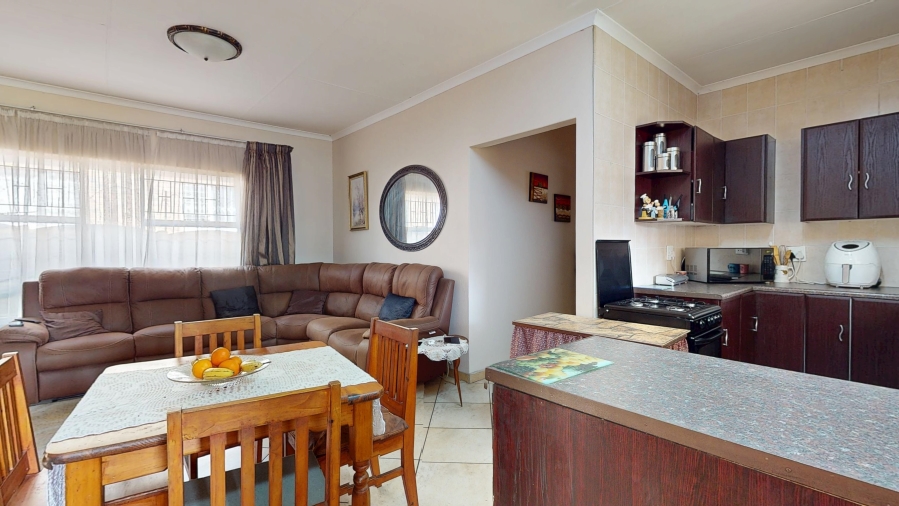 6 Bedroom Property for Sale in Freeway Park Gauteng