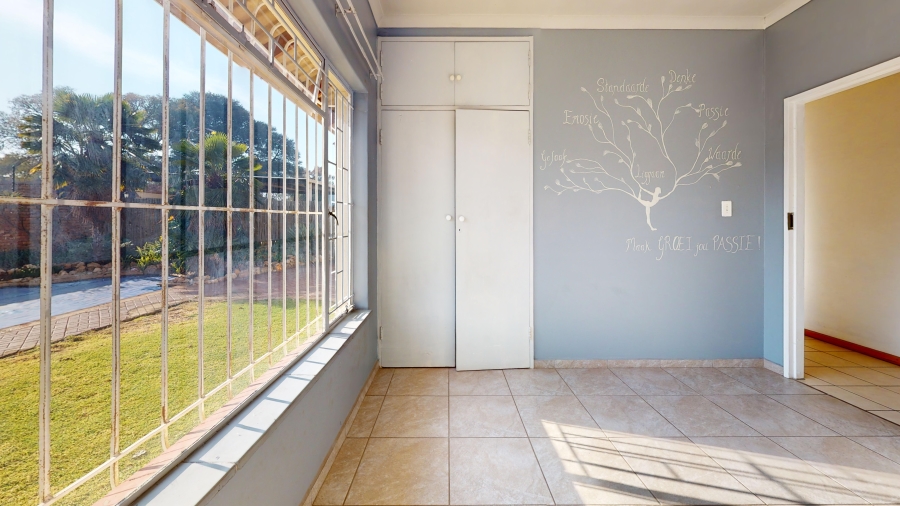 6 Bedroom Property for Sale in Freeway Park Gauteng