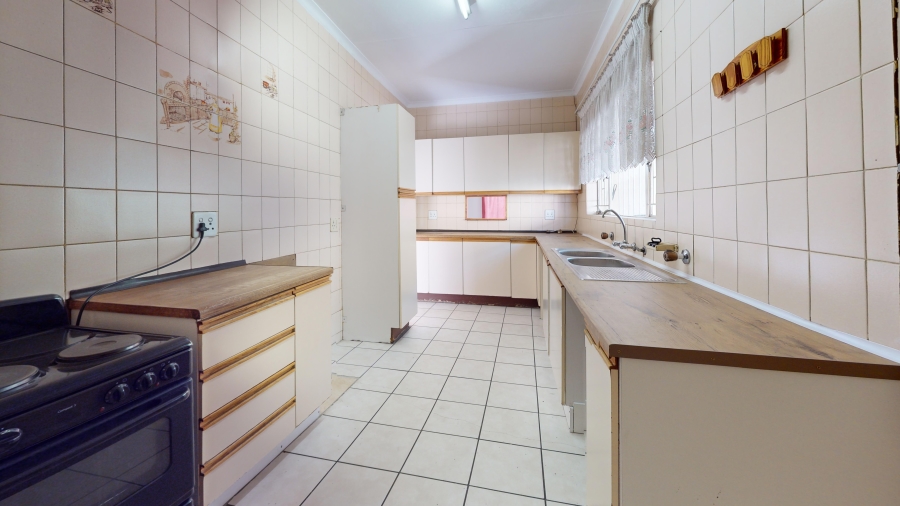 6 Bedroom Property for Sale in Freeway Park Gauteng