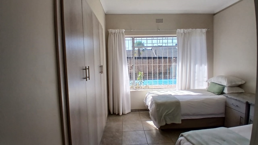 6 Bedroom Property for Sale in Freeway Park Gauteng