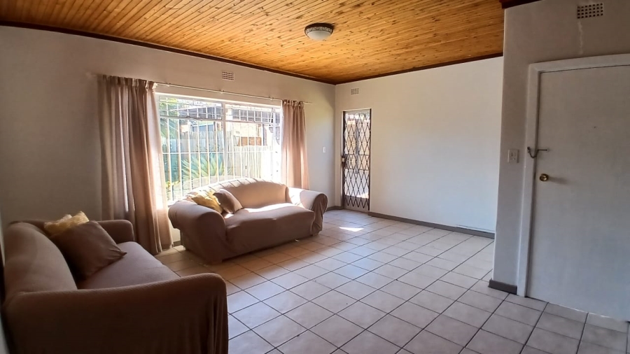 6 Bedroom Property for Sale in Freeway Park Gauteng