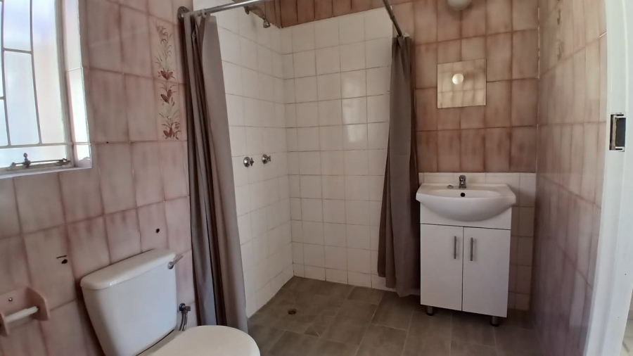 6 Bedroom Property for Sale in Freeway Park Gauteng