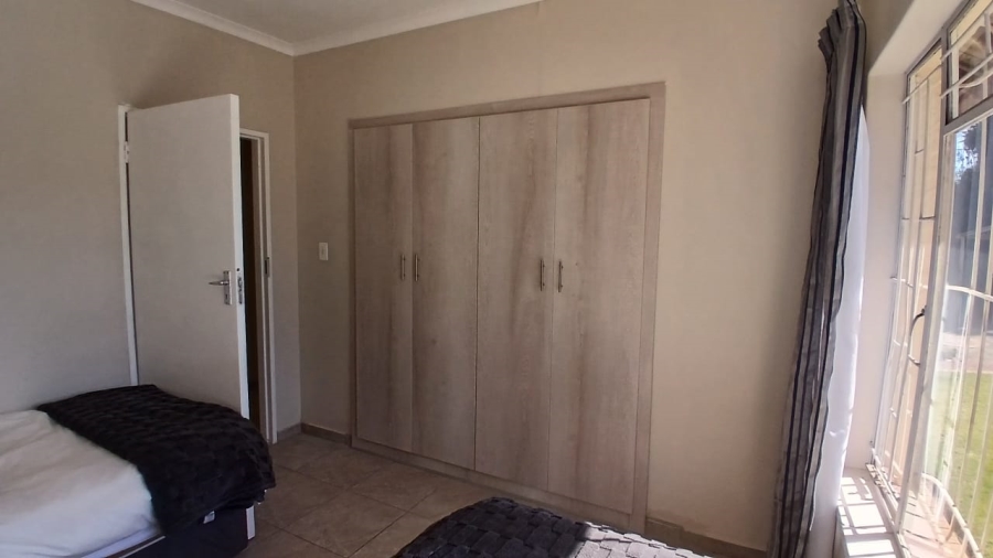 6 Bedroom Property for Sale in Freeway Park Gauteng