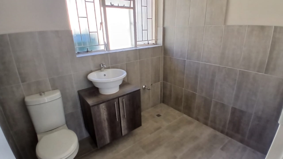 6 Bedroom Property for Sale in Freeway Park Gauteng