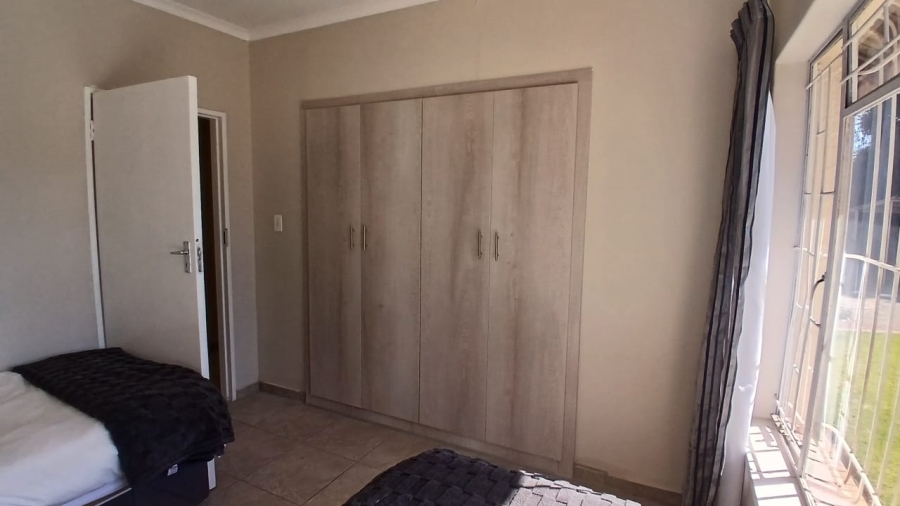 6 Bedroom Property for Sale in Freeway Park Gauteng