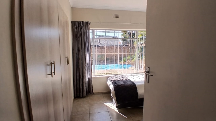 6 Bedroom Property for Sale in Freeway Park Gauteng