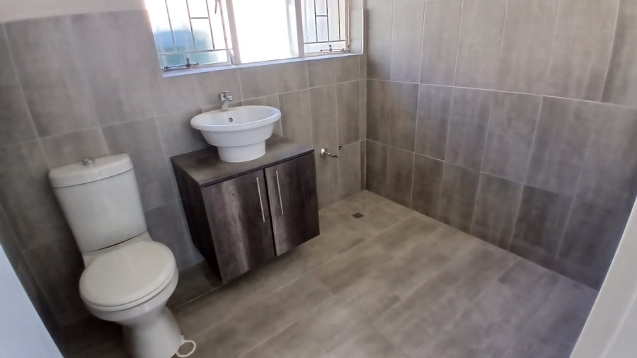 6 Bedroom Property for Sale in Freeway Park Gauteng