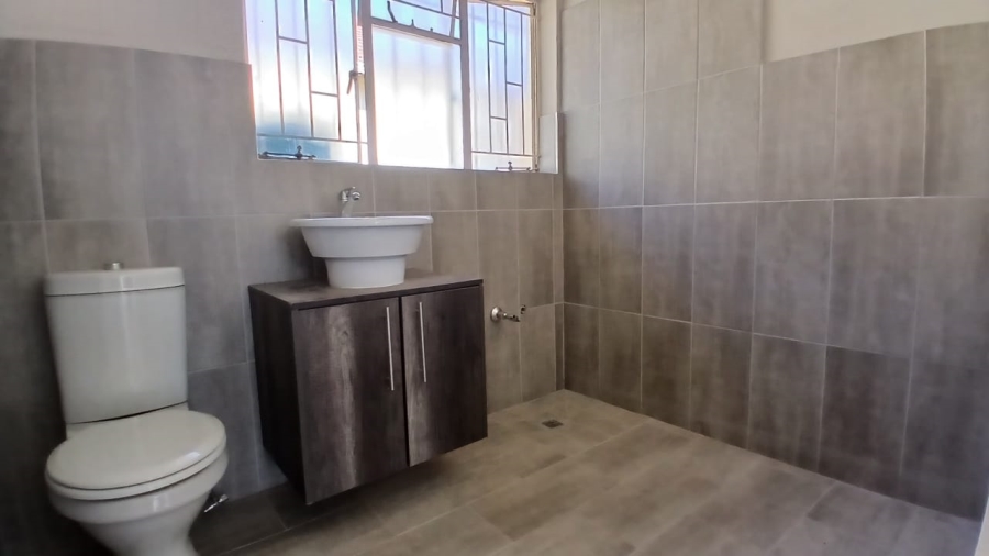 6 Bedroom Property for Sale in Freeway Park Gauteng