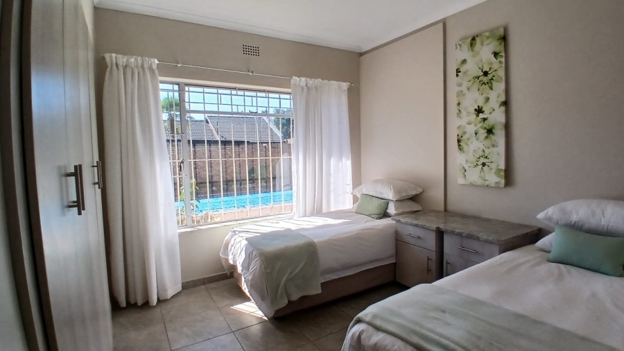 6 Bedroom Property for Sale in Freeway Park Gauteng