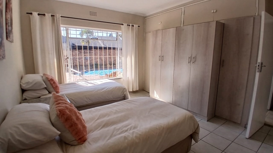 6 Bedroom Property for Sale in Freeway Park Gauteng
