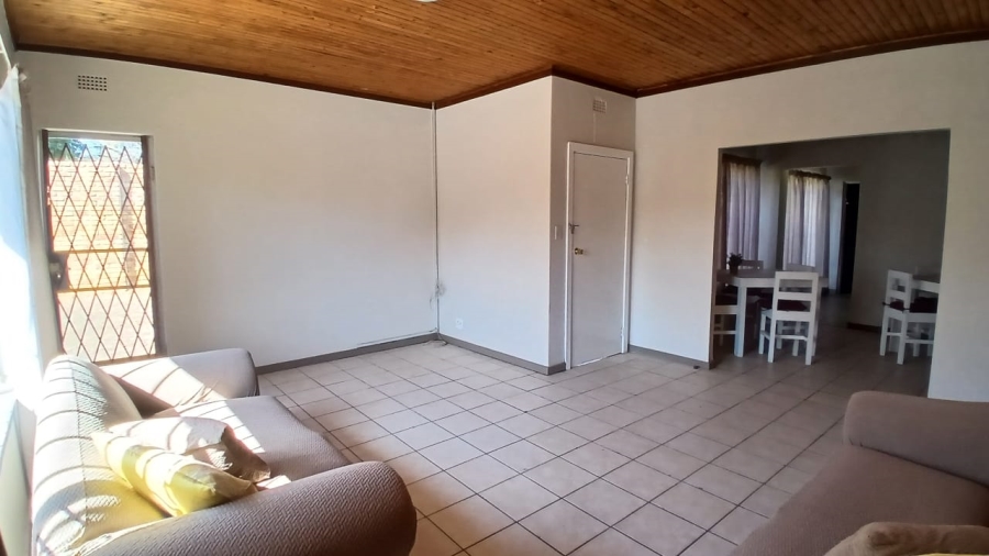 6 Bedroom Property for Sale in Freeway Park Gauteng