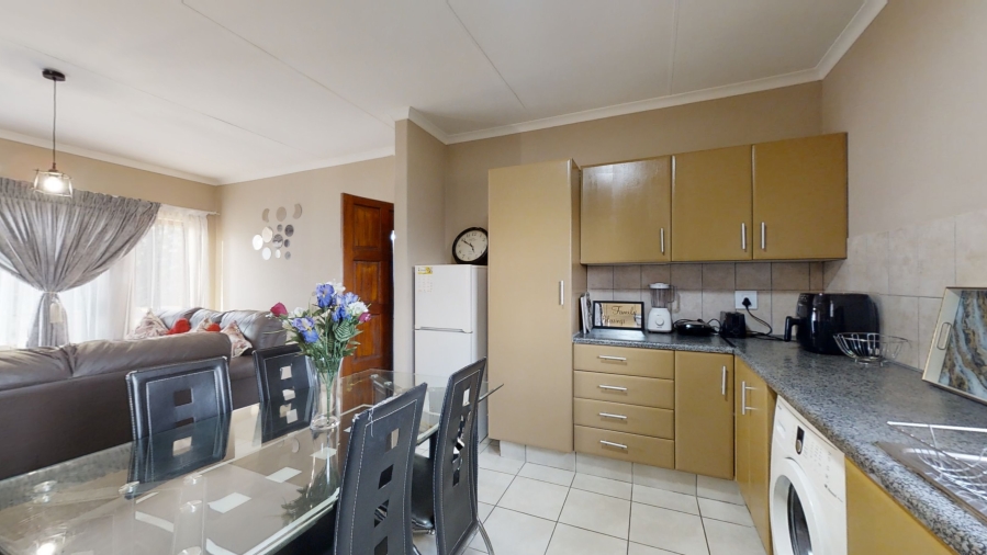 2 Bedroom Property for Sale in Jansenpark Gauteng
