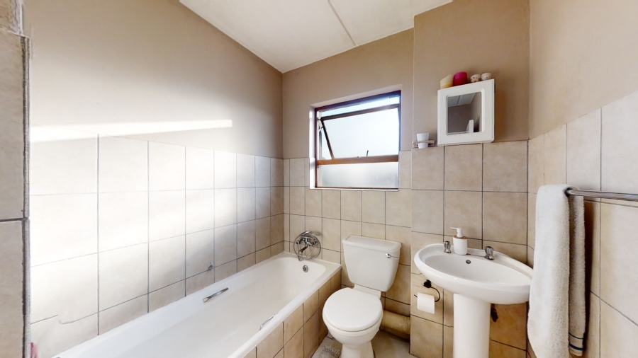 2 Bedroom Property for Sale in Jansenpark Gauteng