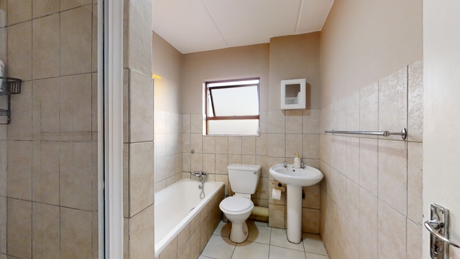 2 Bedroom Property for Sale in Jansenpark Gauteng