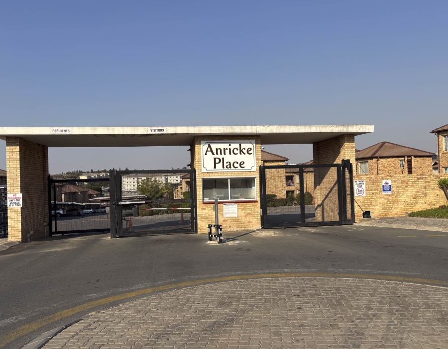 To Let 2 Bedroom Property for Rent in Noordwyk Gauteng