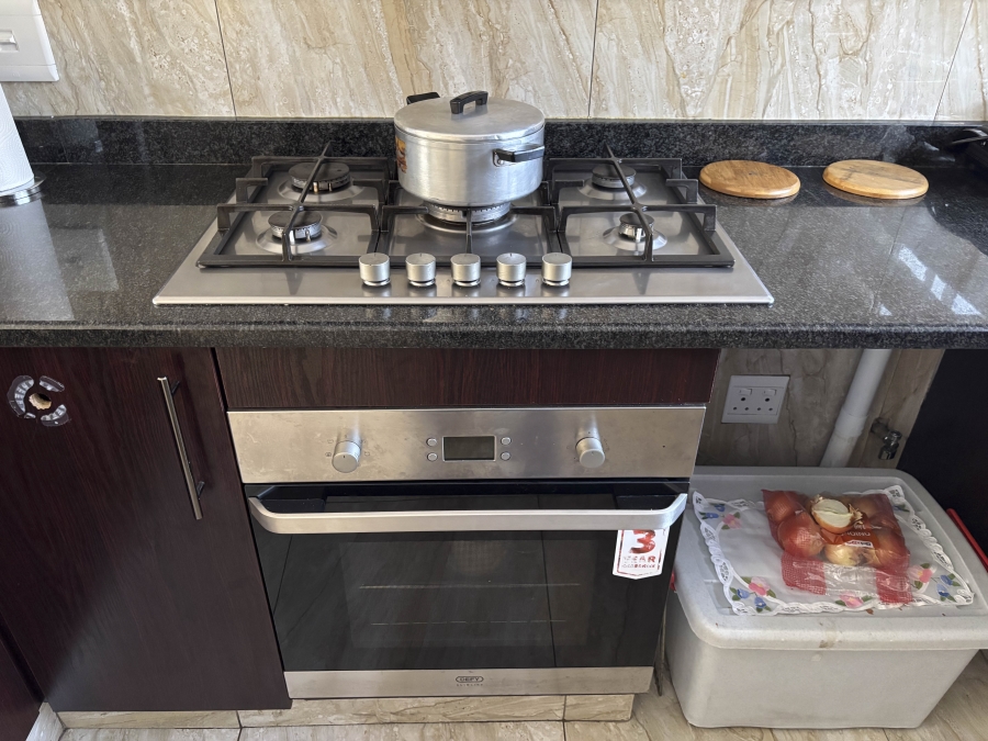 To Let 2 Bedroom Property for Rent in Noordwyk Gauteng