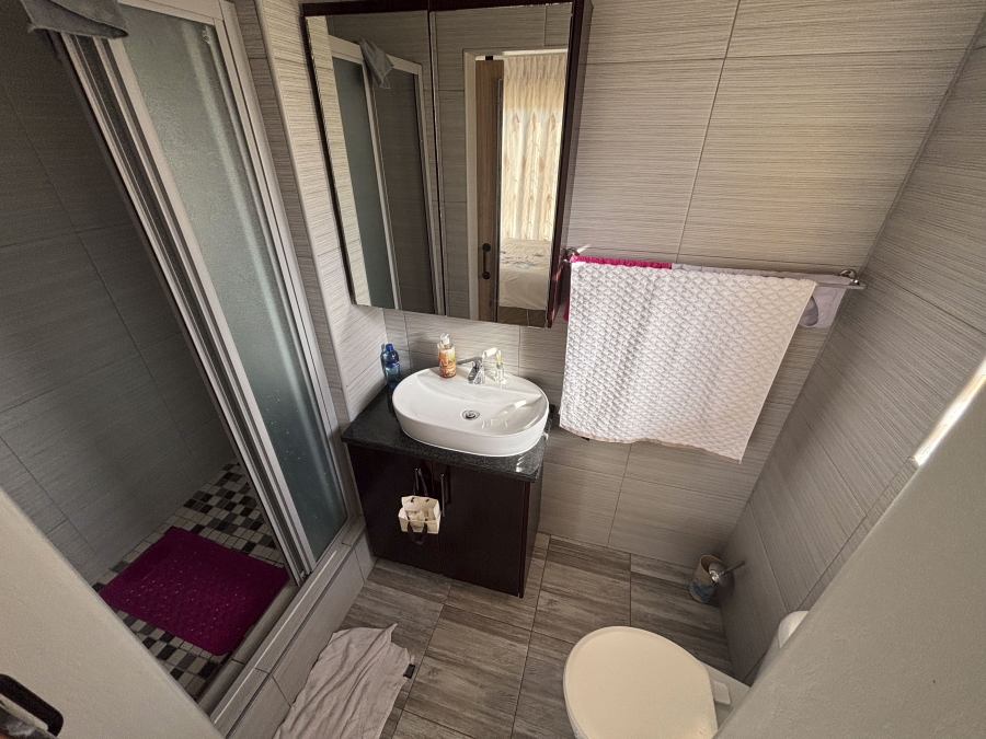 To Let 2 Bedroom Property for Rent in Noordwyk Gauteng