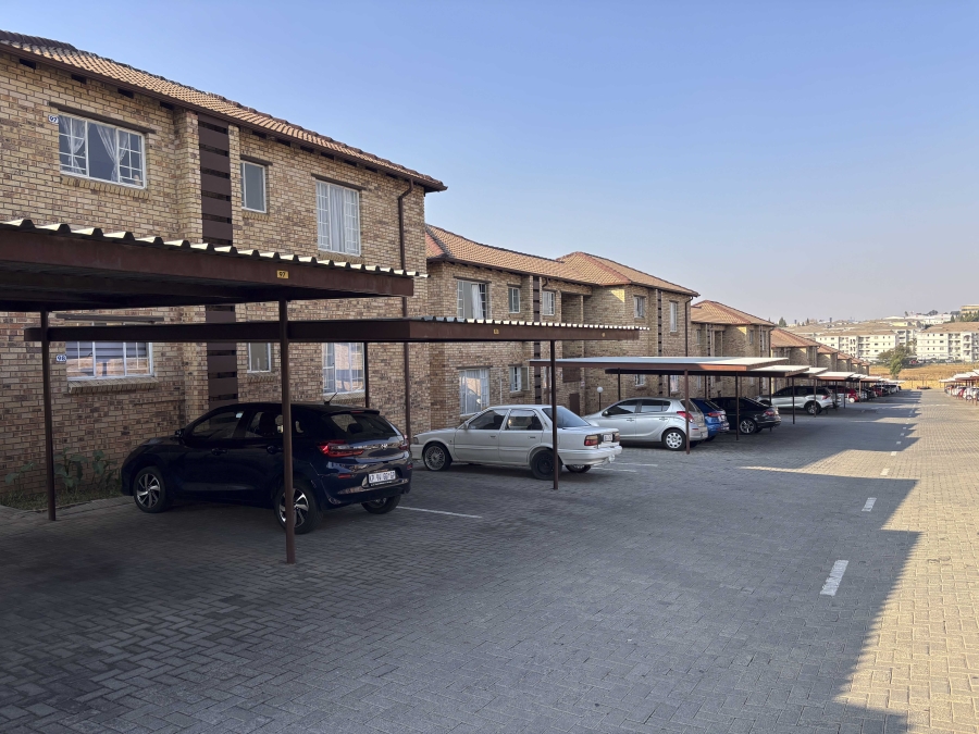 To Let 2 Bedroom Property for Rent in Noordwyk Gauteng