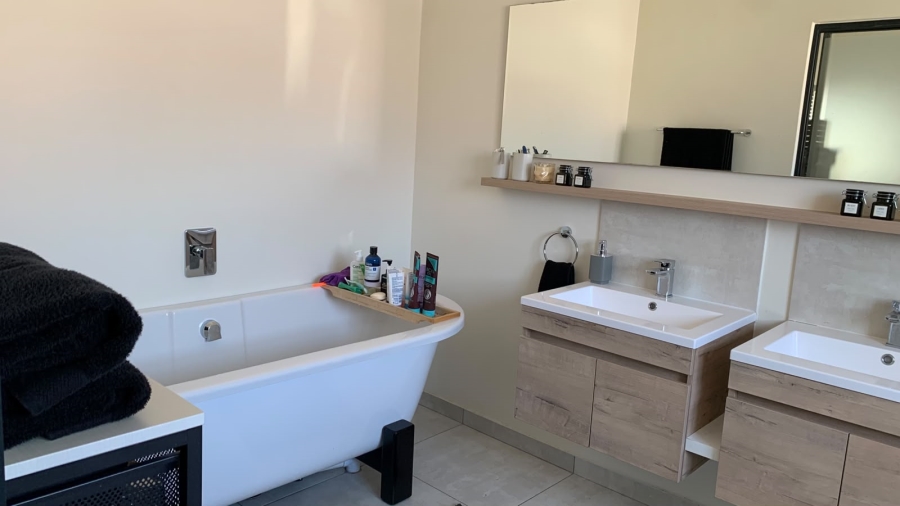 3 Bedroom Property for Sale in Ruimsig Gauteng