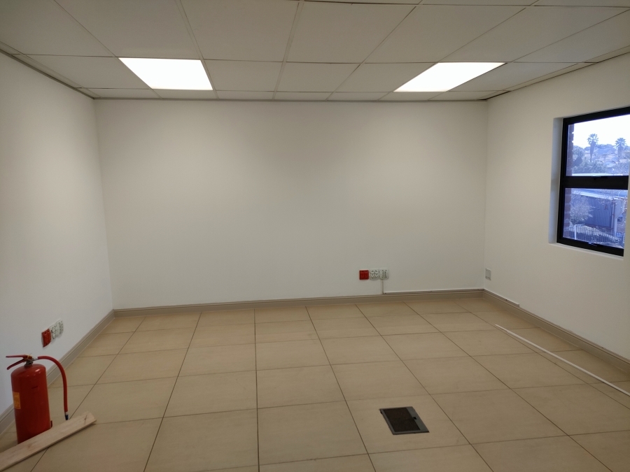 To Let Commercial Property for Rent in Strijdom Park Gauteng