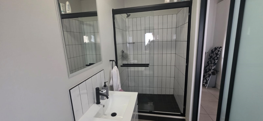 To Let 2 Bedroom Property for Rent in Linbro Park Gauteng