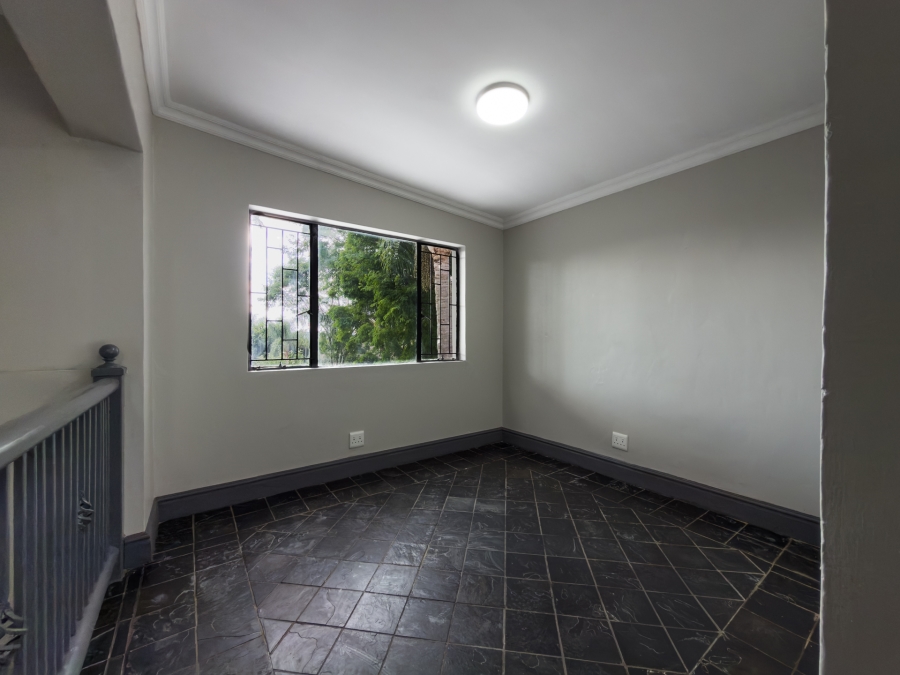 4 Bedroom Property for Sale in Garsfontein Gauteng
