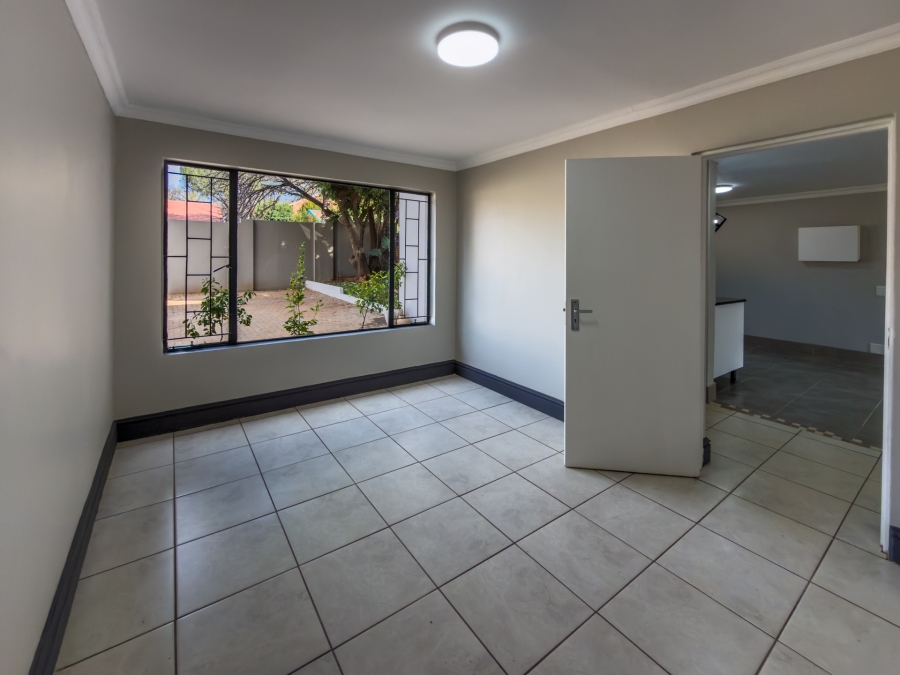 4 Bedroom Property for Sale in Garsfontein Gauteng
