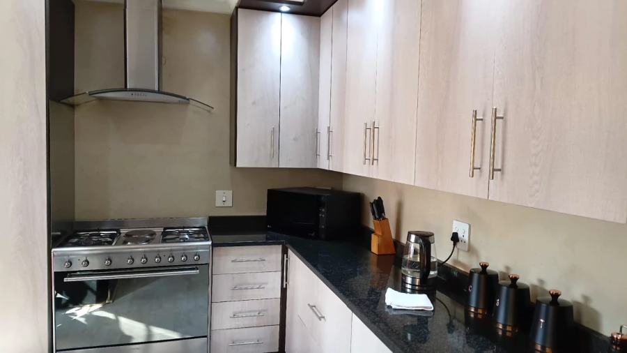 To Let 3 Bedroom Property for Rent in Kenleaf Gauteng